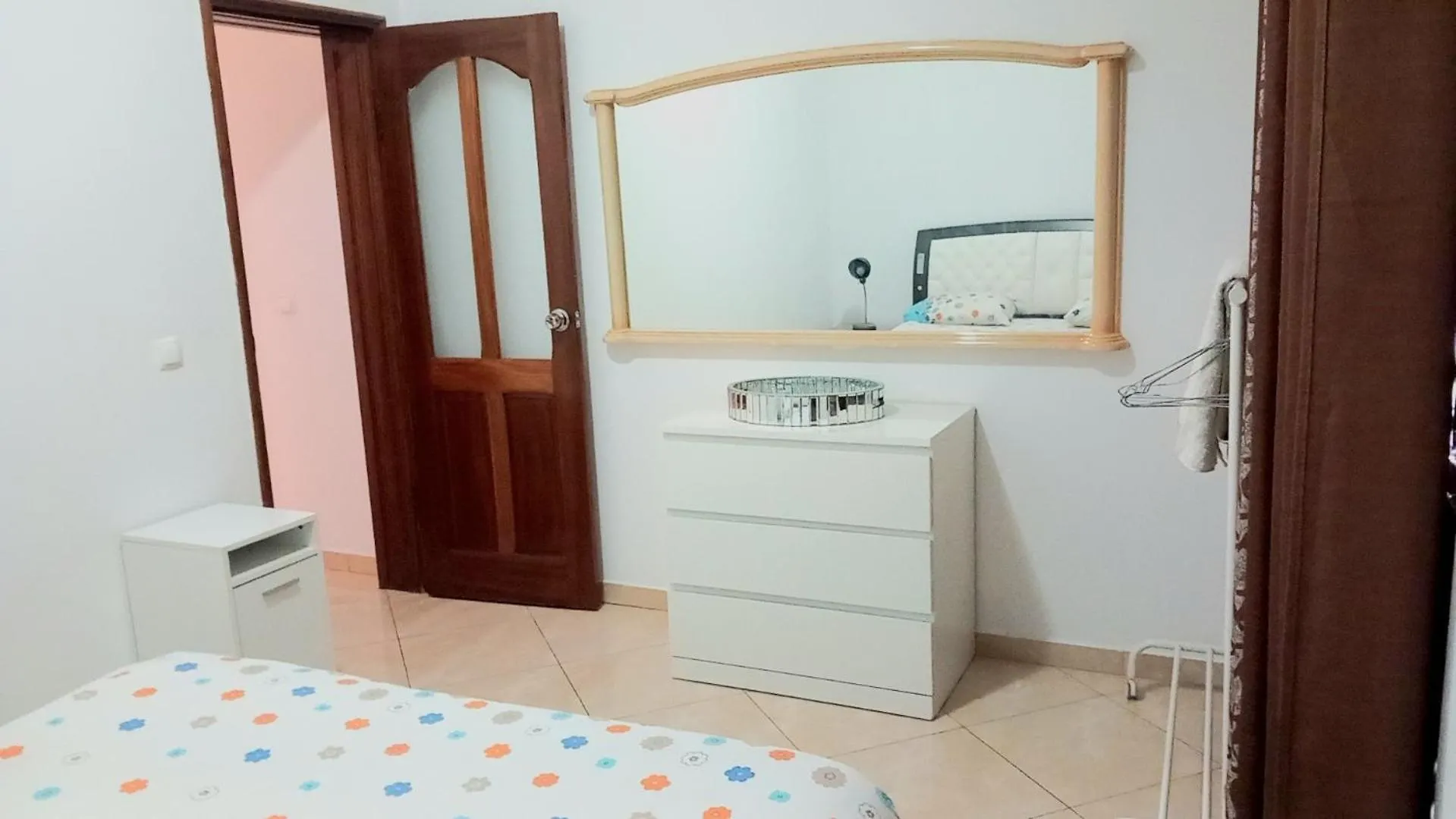 Apartamento T2 Mobilado Apartment Praia 0*,