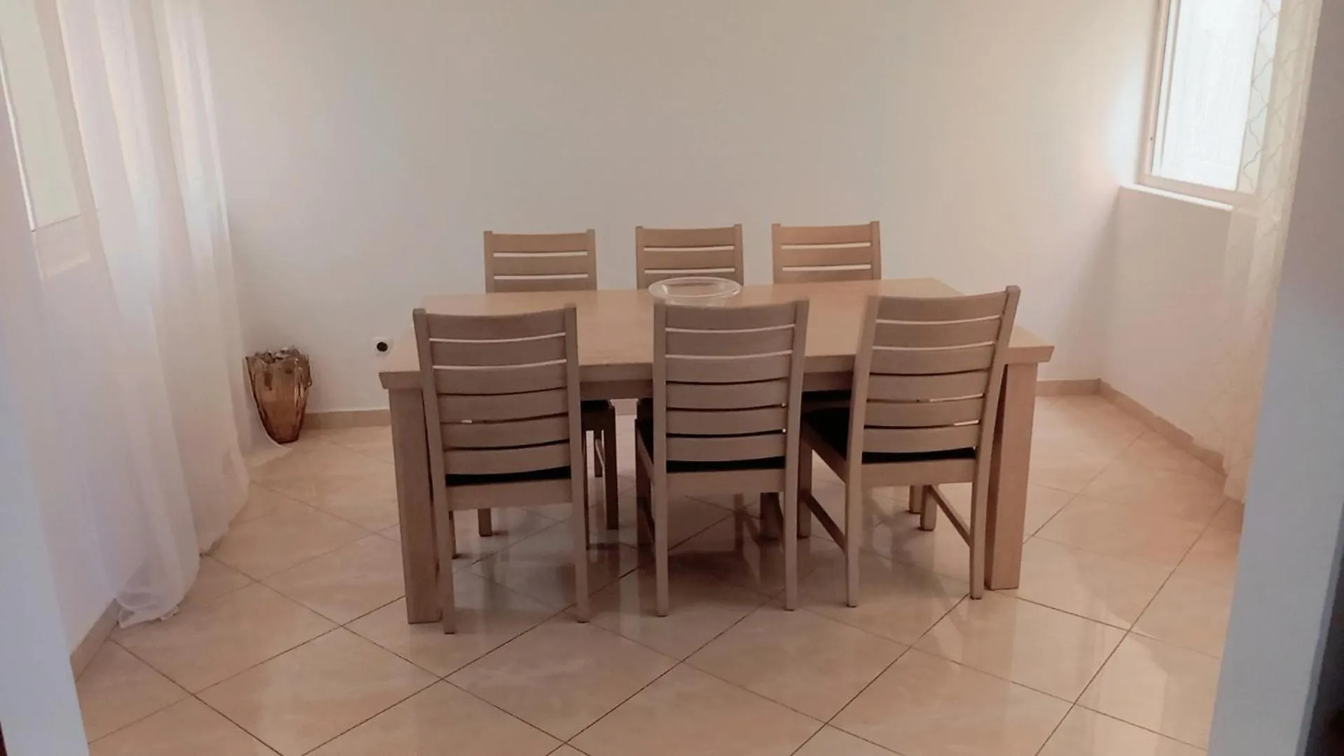 Apartamento T2 Mobilado Apartment Praia